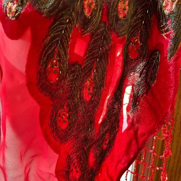 💚3/$25 Vibrant Red and Black Peacock Pattern Beaded Fringe Shawl - Picture 4 of 9